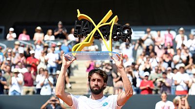 Basilashvili outlasts Rublev to defend Hamburg title