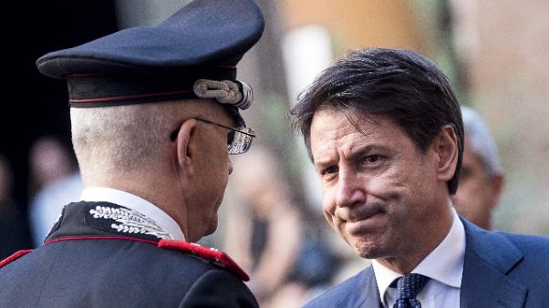 Conte: bendare un indagato è reato Conte: bendare un indagato è reato