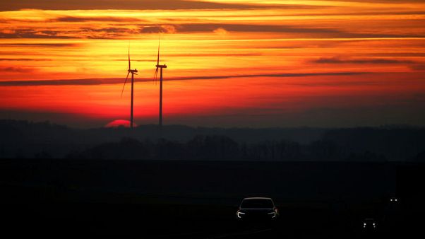 Exclusive: First big U.S. offshore wind project hits snag due to fishing-industry concerns Exclusive: First big U.S. offshore wind project hits snag due to fishing-industry concerns