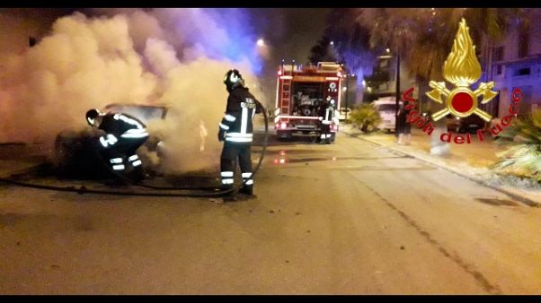 Due attentati nella notte in Sardegna Due attentati nella notte in Sardegna