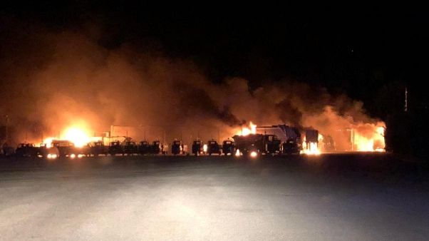 Rogo mezzi rifiuti: Cc,incendio è doloso Rogo mezzi rifiuti: Cc,incendio è doloso