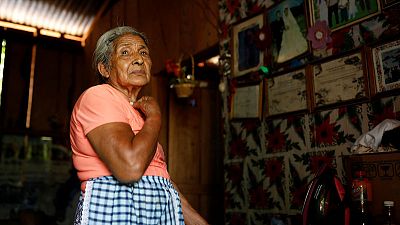 Guatemalan villagers recognise viral photo of mother pleading at U.S. border