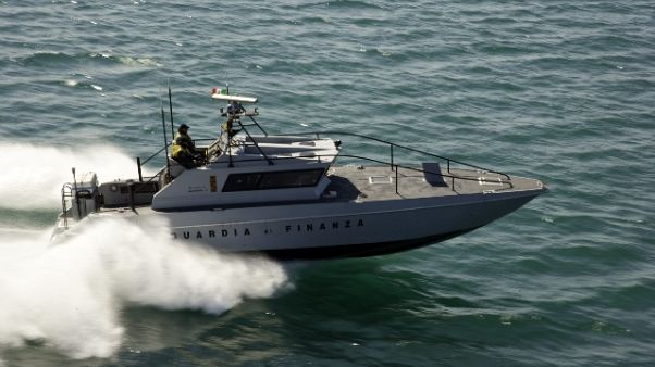 Oltre 80 migranti sbarcati nel Salento Oltre 80 migranti sbarcati nel Salento