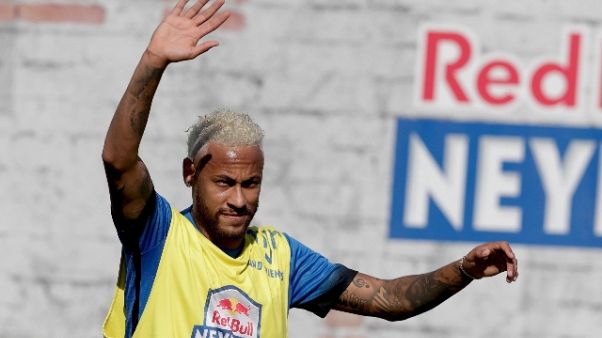 Leonardo in Cina,vuole convincere Neymar Leonardo in Cina,vuole convincere Neymar