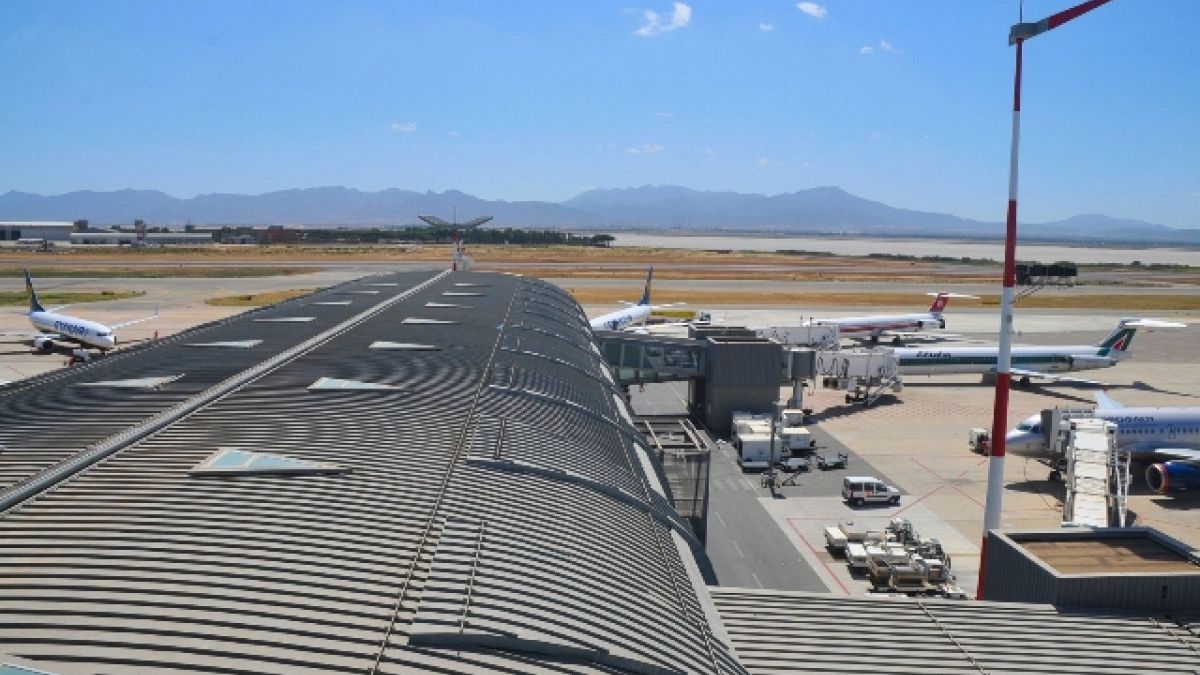 Voli low cost da Olbia, Italia a Napoli, Italia a partire da 79 € | Kiwi.com, image size:1200x675