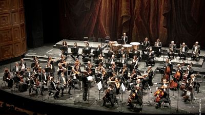 Perseguita musicista, arrestata cantante Perseguita musicista, arrestata cantante