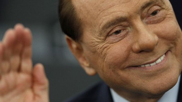 Berlusconi lancia 'altra Italia' Berlusconi lancia 'altra Italia'