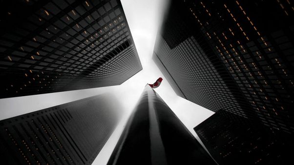 Canadian debt binge clouds economic outlook as consumers recoil Canadian debt binge clouds economic outlook as consumers recoil