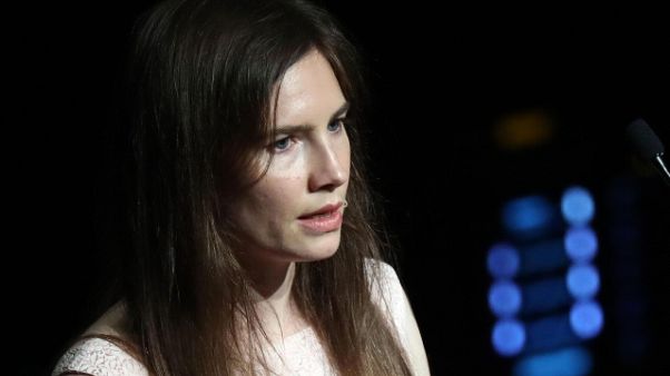 Knox, falsità su nozze e viaggio Italia Knox, falsità su nozze e viaggio Italia