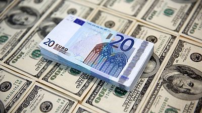 تعافي الدولار يدفع اليورو والاسترليني لأدنى مستوى في أكثر من عامين تعافي الدولار يدفع اليورو والاسترليني لأدنى مستوى في أكثر من عامين