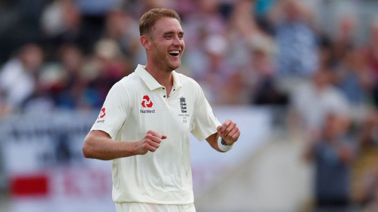 Broad and Woakes star to put England in command in Ashes opener