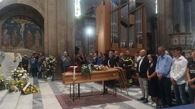 Folla a funerali vittima maltempo Arezzo Folla a funerali vittima maltempo Arezzo