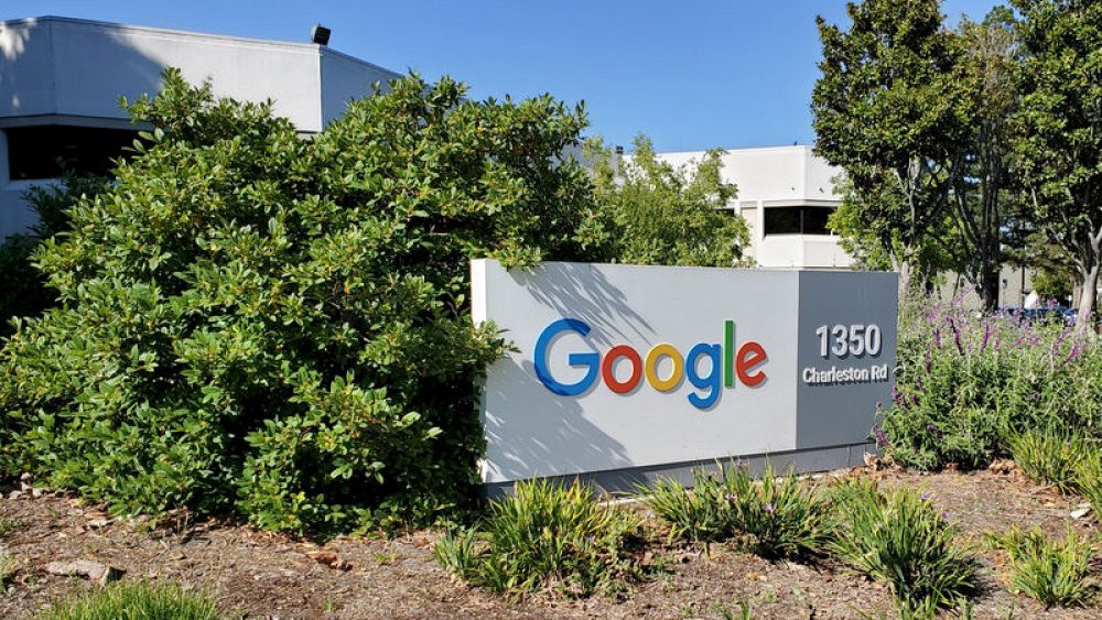 جوجل تحجب مواقع معتمدة من شركة دارك ماتر بعد تقارير لرويترز   Euronews