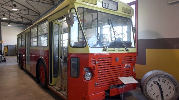 Strage Bologna, bus 37 apre il corteo Strage Bologna, bus 37 apre il corteo