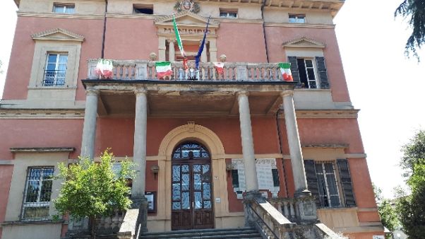 Confermati domiciliari sindaco Bibbiano Confermati domiciliari sindaco Bibbiano