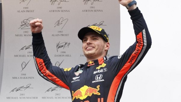 F1: tifo per Verstappen "marcia in più" F1: tifo per Verstappen "marcia in più"