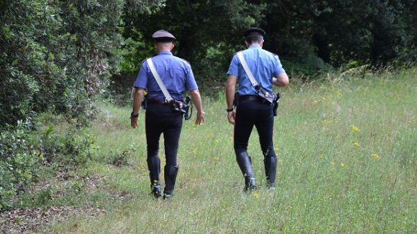 Cadavere in sacco pelo,è donna scomparsa Cadavere in sacco pelo,è donna scomparsa