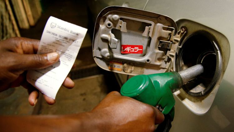 زيمبابوي ترفع أسعار الوقود مجددا وسط شح في الإمدادات