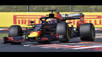 F1:Ungheria,Verstappen davanti a metà Gp