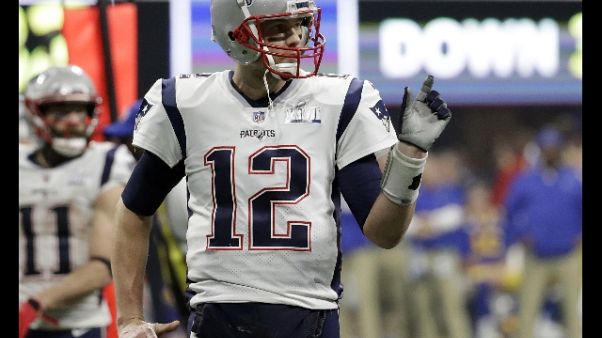 NFL: Tom Brady altri 2 anni con Patriots NFL: Tom Brady altri 2 anni con Patriots