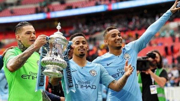 Juve: Danilo è arrivato a Torino Juve: Danilo è arrivato a Torino
