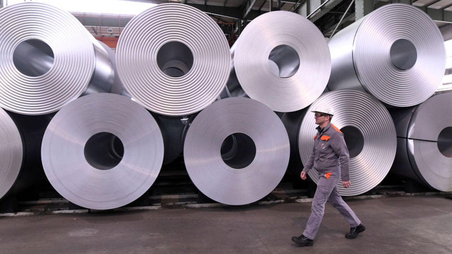 'Scary' German output figures propel recession fears