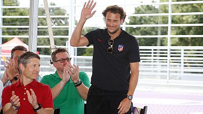 Former Uruguay striker Forlan announces retirement Former Uruguay striker Forlan announces retirement