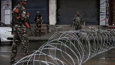 India urges Pakistan to restore diplomatic ties, keeps lid on Kashmir India urges Pakistan to restore diplomatic ties, keeps lid on Kashmir
