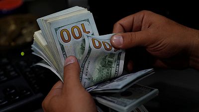 الدولار يتراجع بفعل تعافي الأسواق وبيانات صينية قوية الدولار يتراجع بفعل تعافي الأسواق وبيانات صينية قوية