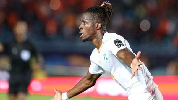 Zaha is staying at Crystal Palace, says Hodgson Zaha is staying at Crystal Palace, says Hodgson