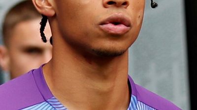 ساني لاعب مانشستر سيتي يخضع لجراحة في الركبة ساني لاعب مانشستر سيتي يخضع لجراحة في الركبة