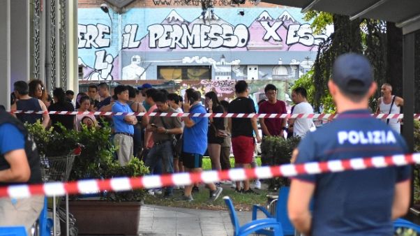 Barista uccisa, si cerca un trentenne Barista uccisa, si cerca un trentenne