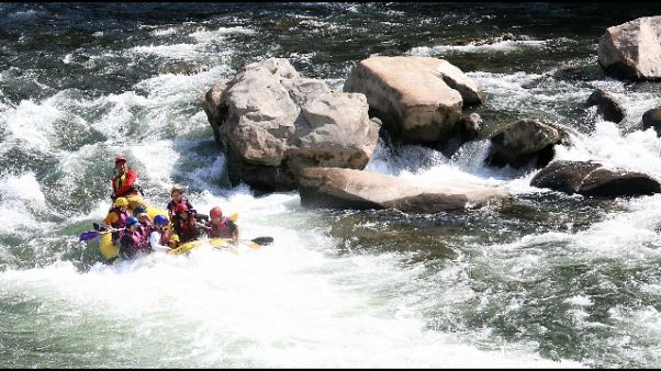 Fa rafting e finisce su rocce, soccorsa Fa rafting e finisce su rocce, soccorsa