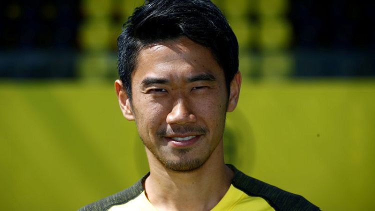 Japan's Kagawa joins Real Zaragoza from Borussia Dortmund