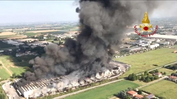 Incendio Faenza è sotto controllo Incendio Faenza è sotto controllo