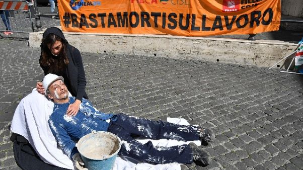 Muore operaio 55enne nel pavese Muore operaio 55enne nel pavese