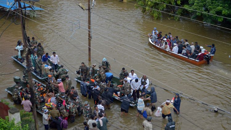 ارتفاع عدد ضحايا الفيضانات بالهند إلى 95 وإجلاء مئات الآلاف