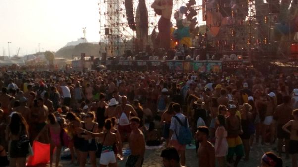 Jovanotti, non siamo hooligan Jovanotti, non siamo hooligan