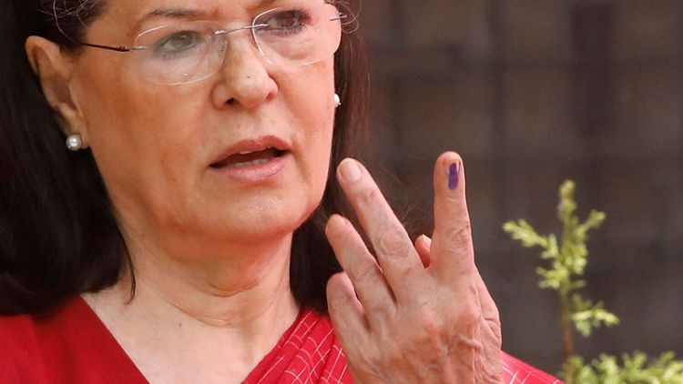 مصحح-سونيا غاندي تعود لقيادة حزب المؤتمر الهندي بعد استقالة ابنها راهول