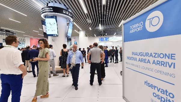 Atterraggio emergenza per aereo Alitalia Atterraggio emergenza per aereo Alitalia