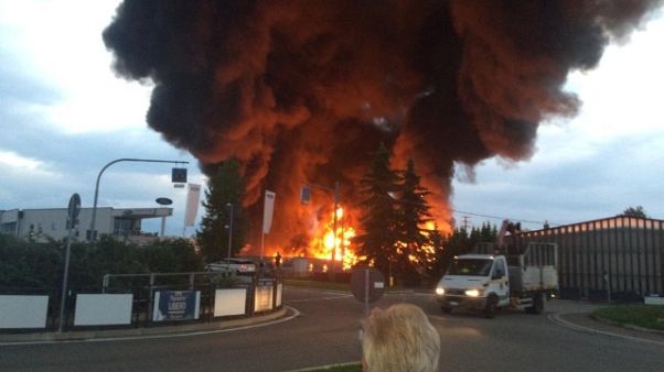 Fiamme in azienda di recupero plastica Fiamme in azienda di recupero plastica