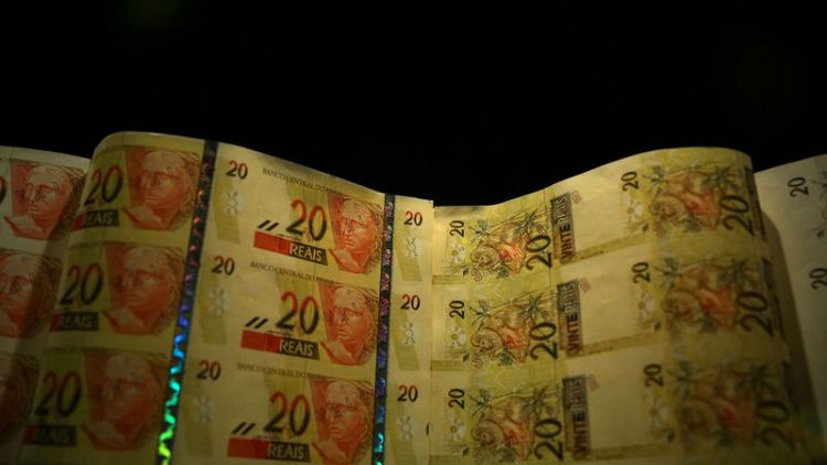 الريال البرازيلي يهبط لأدنى مستوى له مقابل الدولار منذ مايو