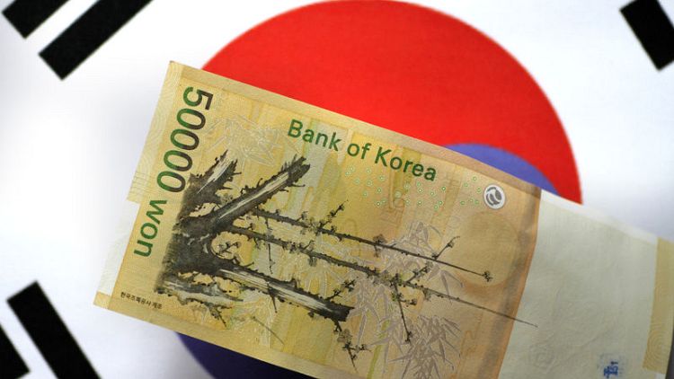 كوريا الجنوبية تراقب سوق العملات تحسبا لحاجة محتملة لتخفيف التقلبات