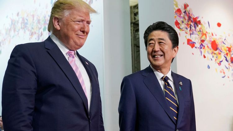 وكالة: ترامب طلب من رئيس الوزراء الياباني شراء منتجات زراعية أمريكية