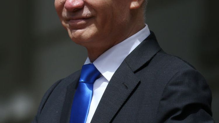 نائب رئيس الوزراء الصيني يجري محادثات مع مسؤولين تجاريين أمريكيين عبر الهاتف