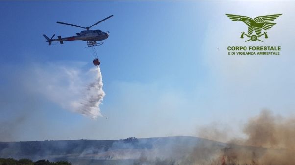 Fiamme alle porte di Cagliari Fiamme alle porte di Cagliari