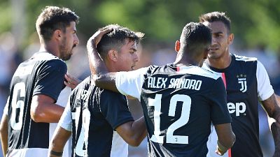 Tifosi in campo,amichevole Juve stop 51' Tifosi in campo,amichevole Juve stop 51'