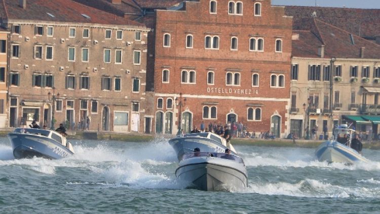Venezia: da lunedì targhe alterne