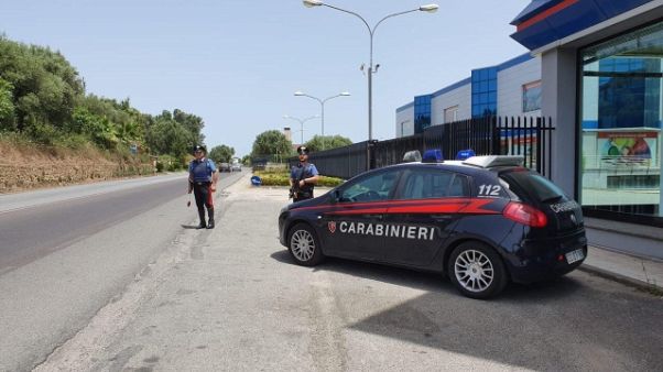 Picchia la nonna,'sei morta che cammina' Picchia la nonna,'sei morta che cammina'