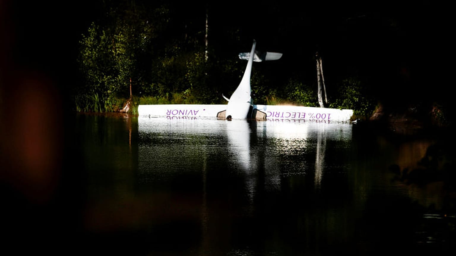 Norway's first electric plane crash-lands on lake